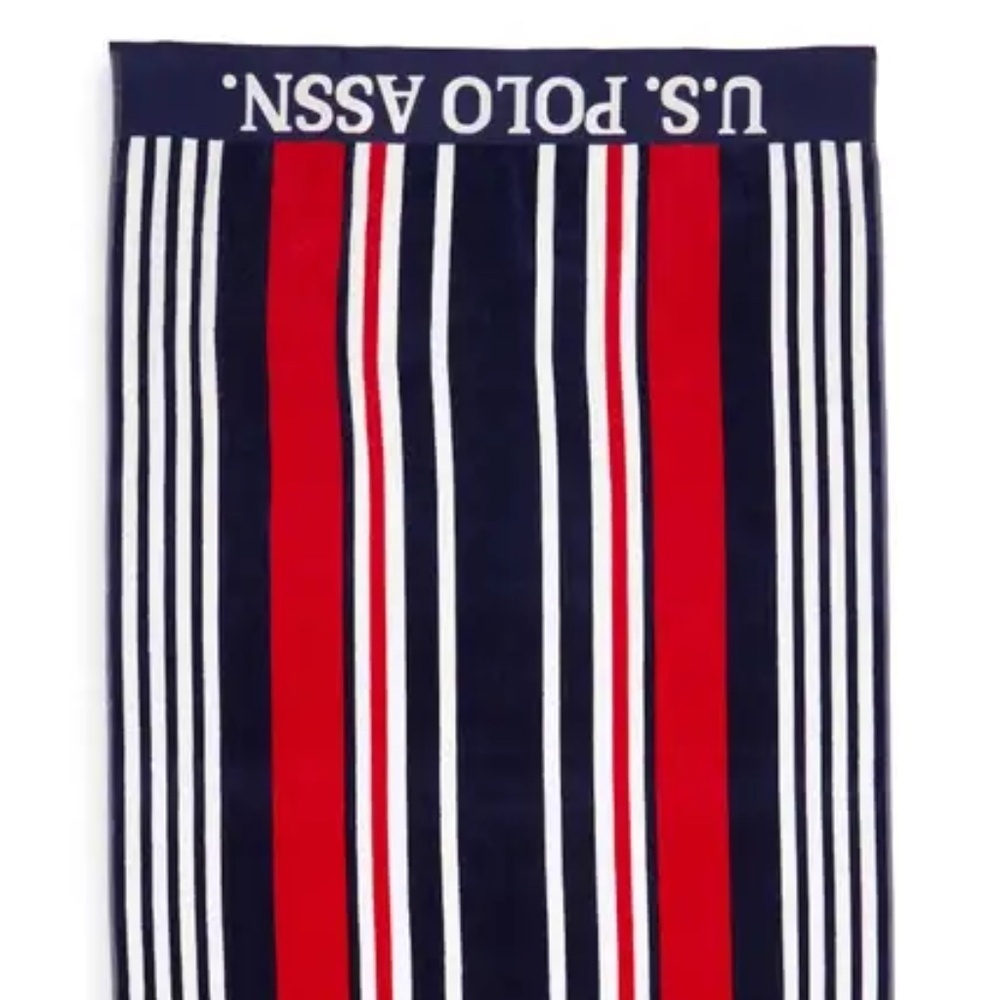 US POLO ASSN Bon Voyage Jacquard Beach Towel - Picture 2 of 3